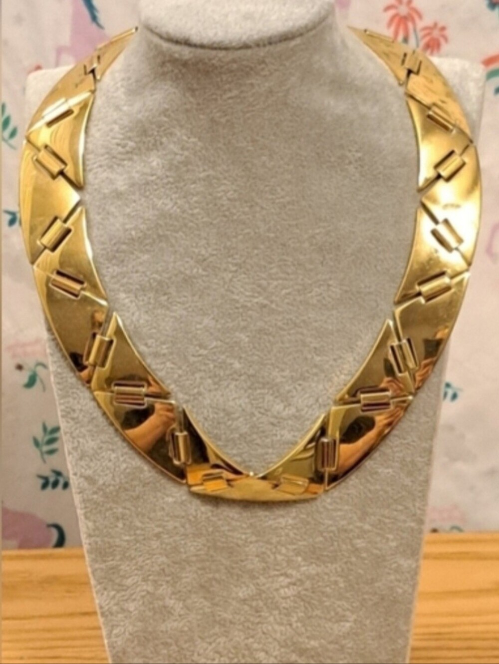 Gold Tone Flex Triangle Costume Trendy Funky Streetwear Casual Necklace Jewelry